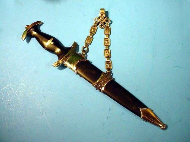 SS Chained Dagger